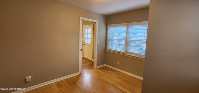 Building Photo - 208 Colonial Dr