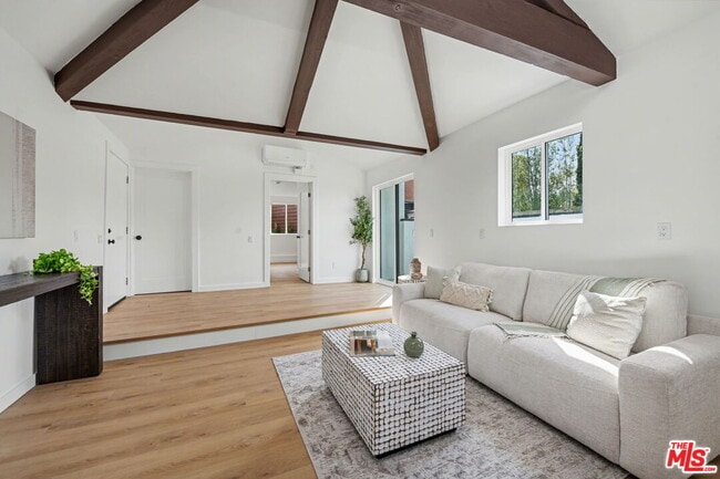 Building Photo - 2831 Overland Ave