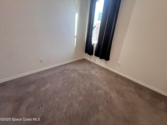 Building Photo - 1031 Grapefruit Rd SE