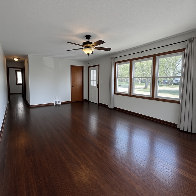 Building Photo - 1221 Vincent Pl