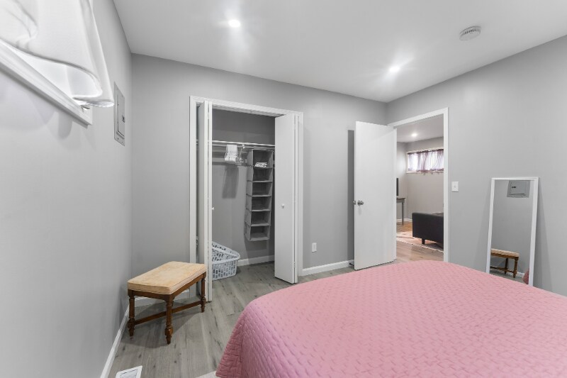 Building Photo - 438 N Park Ave