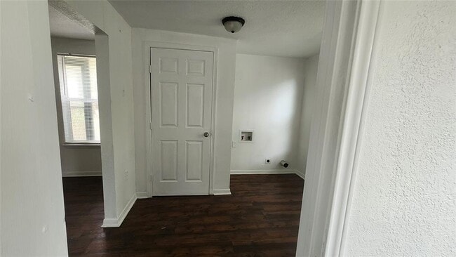 Building Photo - 502 S Owensville St