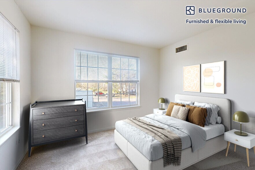Building Photo - 313 Avalon Cir