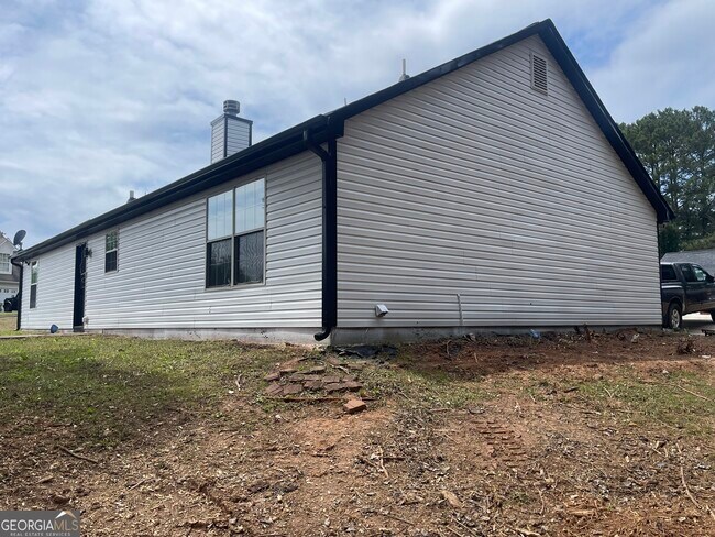 Building Photo - 320 Willow Springs Dr