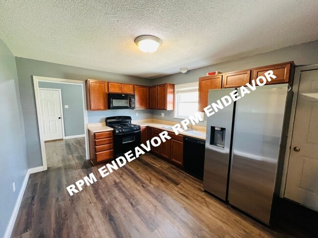 Building Photo - 3-Bedroom Home in Fort Zumwalt School Dist...