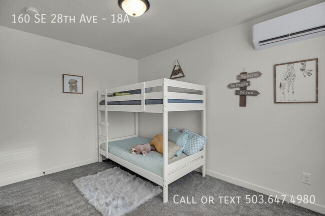 Building Photo - 160 SE 28th Ave
