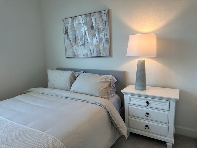 Building Photo - Newer 3 Bed, 2.5 Bath Sea Haven Home for Lease