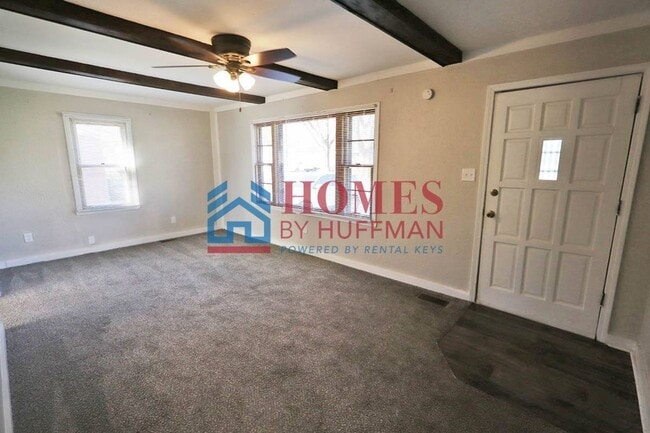 Building Photo - Two Bedroom House | Detached Garage