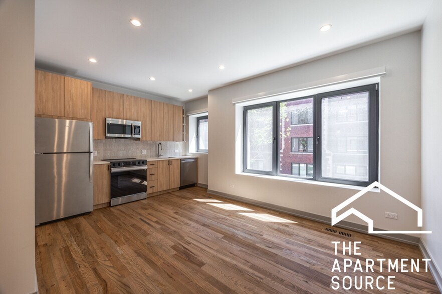 Building Photo - 1329 W Estes Ave