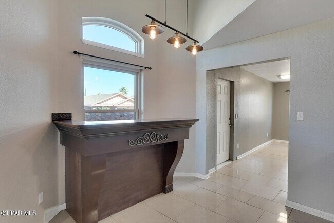 Building Photo - 2364 Tierra Blanda Dr