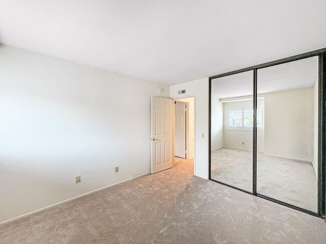 Building Photo - Beautiful 4B/3BA House w/ 2 Car Attached G...