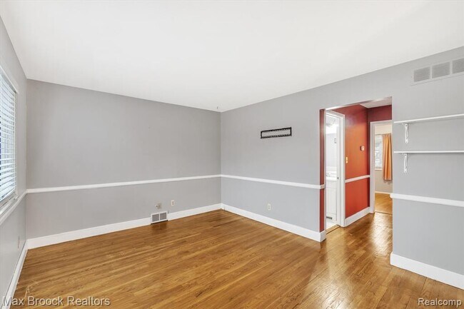 Building Photo - 978 Panorama Dr