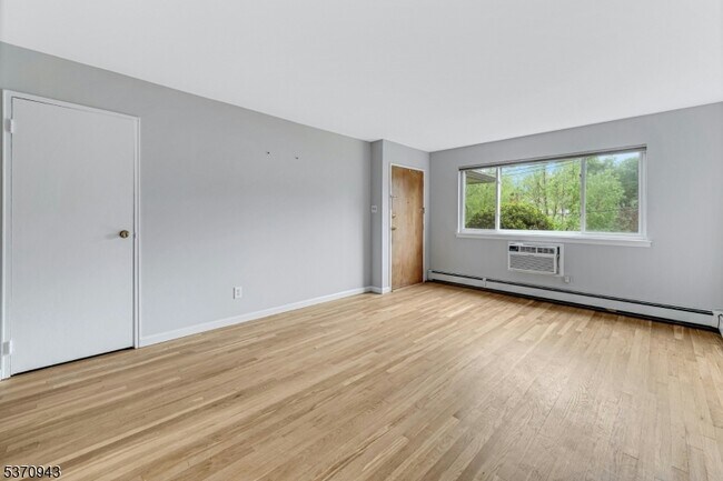 Building Photo - 47 Espy Rd