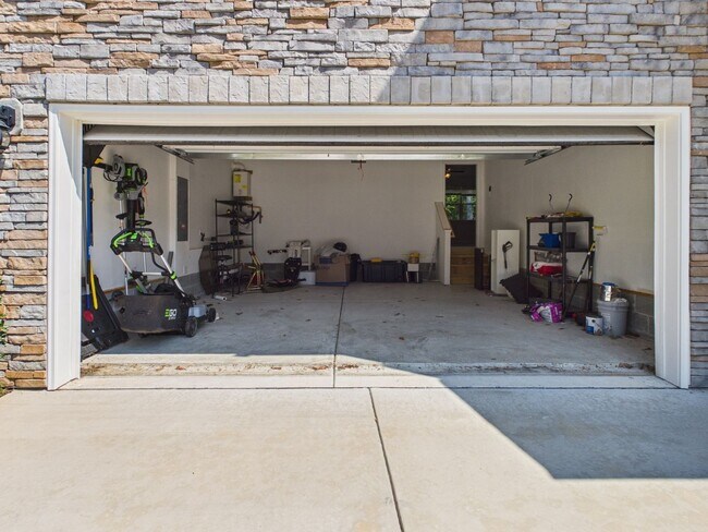 Building Photo - 5701 Brailen Dr