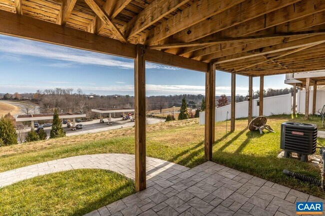 Building Photo - 2033 Elm Tree Ct