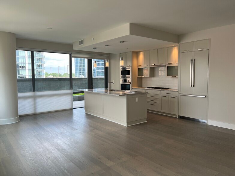 Dining/Kitchen - 4960 Fairmont Ave