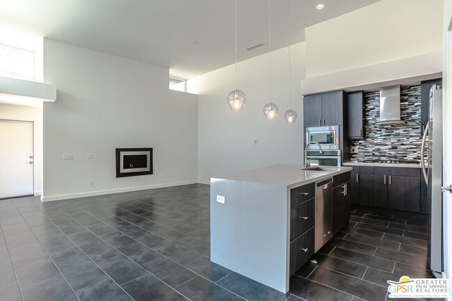 Building Photo - 392 Suave Ln