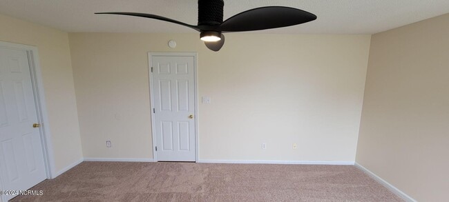 Building Photo - 1303 Navarro Loop