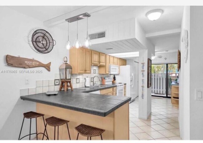 Building Photo - 87200 Overseas Hwy