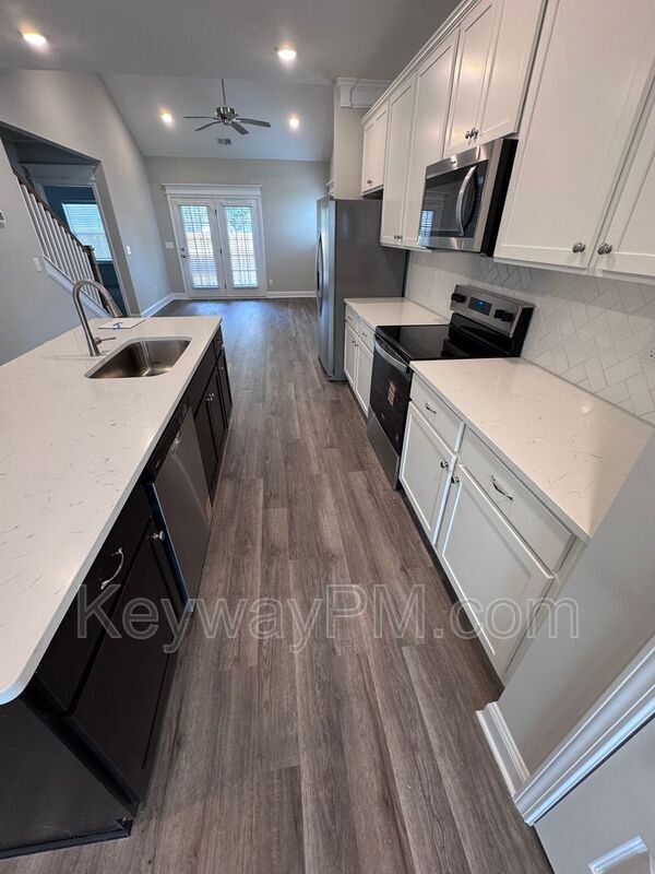 Building Photo - 2071 Denmark Ave SE