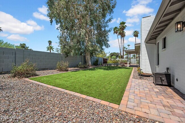 Building Photo - 5219 E Winchcomb Dr
