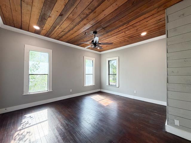 Building Photo - 405 E Denton St