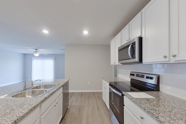 Building Photo - 4397 SW 85 Ln