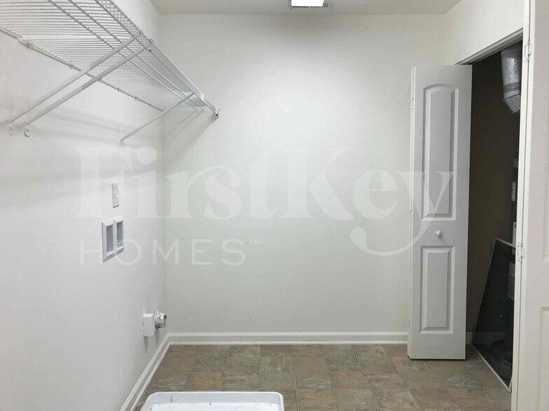 Building Photo - 3350 Firethorn Drive