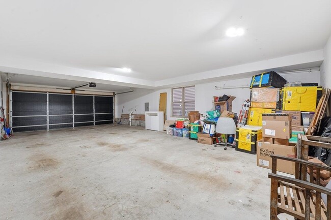 Building Photo - 5103 Meadowview Ave