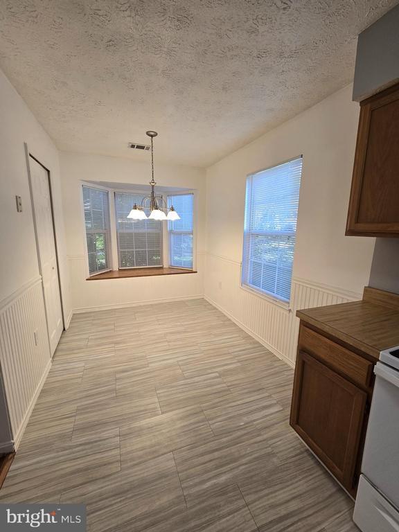 Building Photo - 6062 Red Squirrel Pl