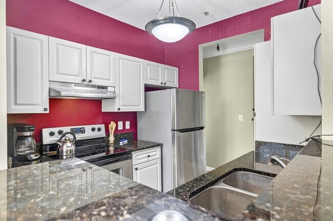 Building Photo - 1811 Chatelain Way