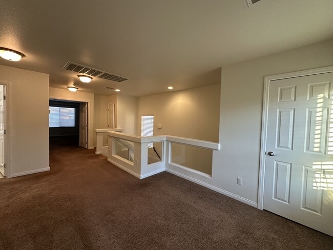 Building Photo - 6752 Philharmonic Ave