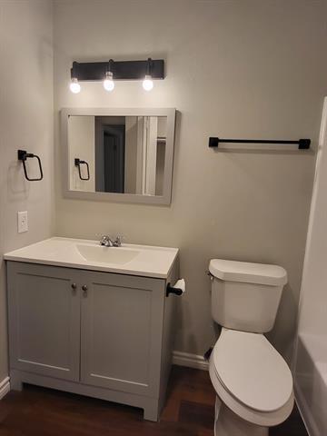 Building Photo - 9696 Walnut St