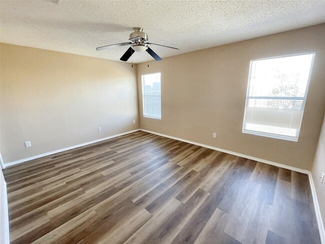 Building Photo - 5405 Shiver Rd