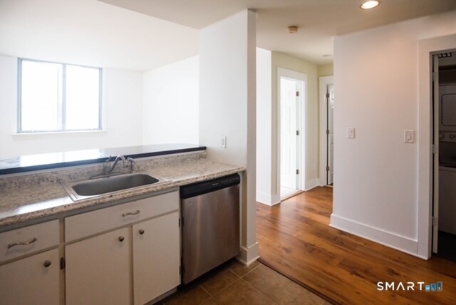 Building Photo - 49 Day St