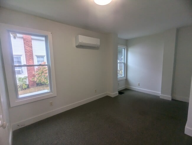 Building Photo - 201 Division St