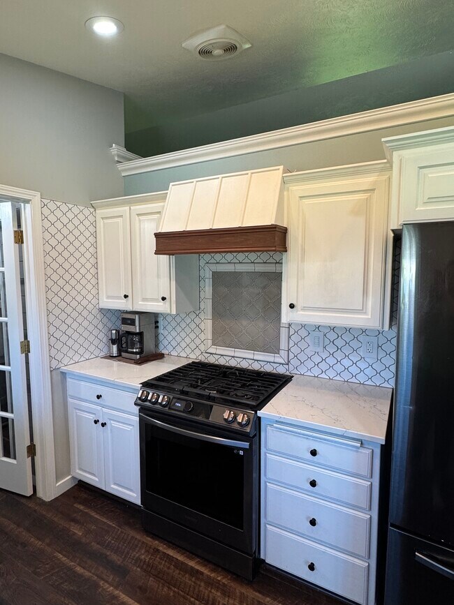 Building Photo - 4301 E Nibley Cir