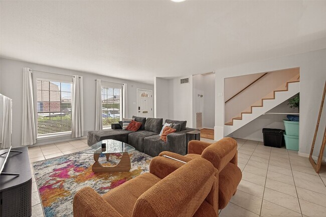 Building Photo - 6404 Burgoyne Dr.