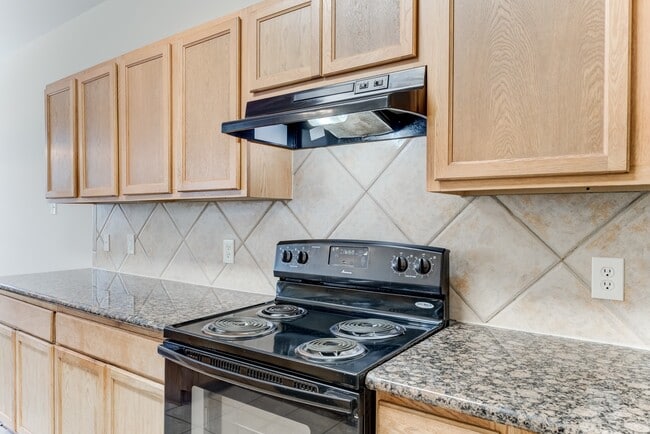 Building Photo - 6118 Yorkglen Manor Ln