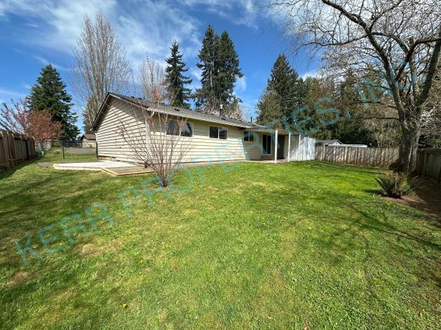 Building Photo - Charming 3-Bed, 2-Bath Haven with 1,296 Sq. Ft. of Cozy Comfort in Sandy, OR!