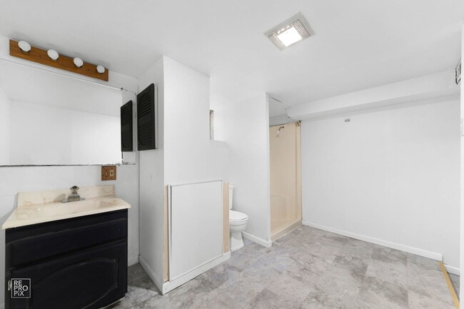 Building Photo - 32857 N Alleghany Rd