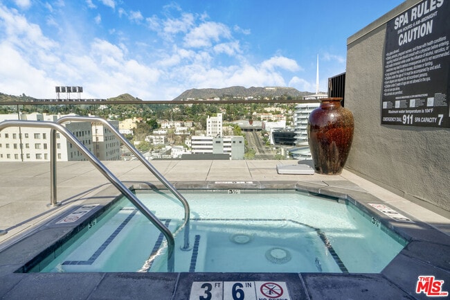 Building Photo - 1645 Vine St