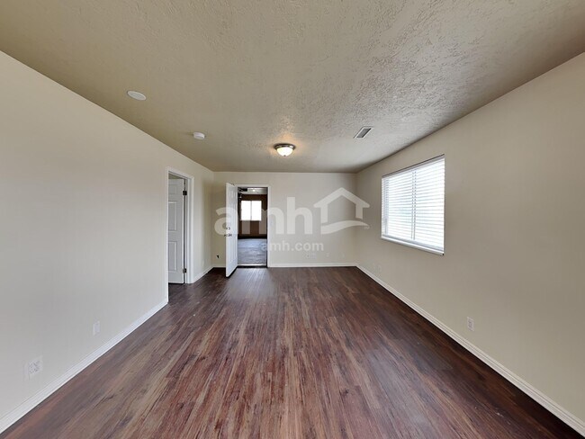 Building Photo - 5404 W Sunfalls Ct