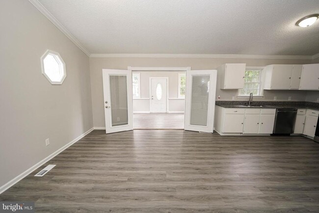 Building Photo - 28975 Aleine Ave