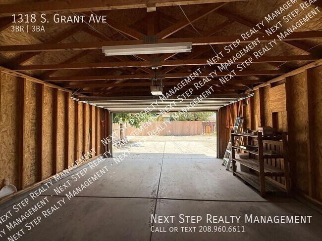 Building Photo - 1318 S Grant Ave