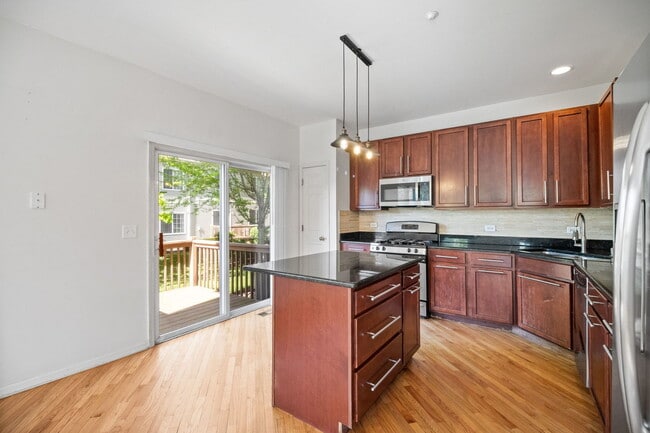 Building Photo - 6028 Canterbury Ln