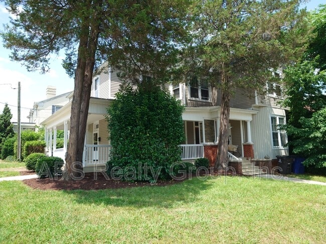 Primary Photo - 669 Holly Ave NW