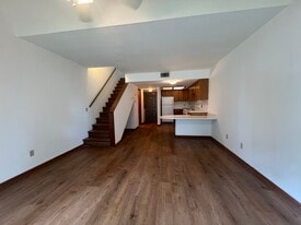 Building Photo - 7200 SW 8th Ave