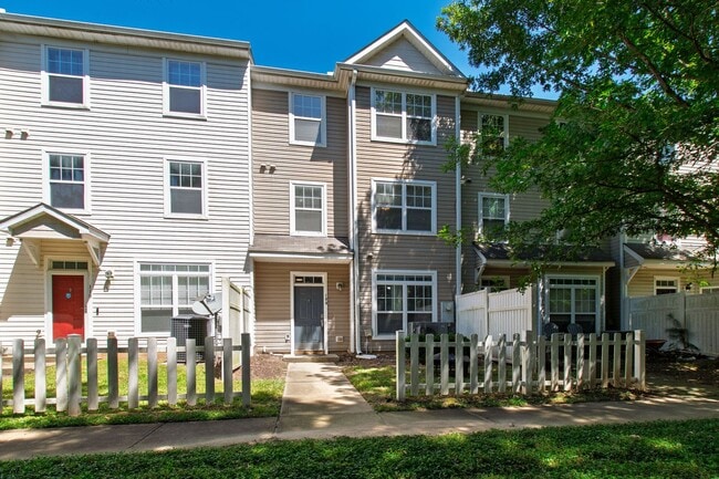 Building Photo - Raleigh Retreat: Modern 3BR Townhome with ...