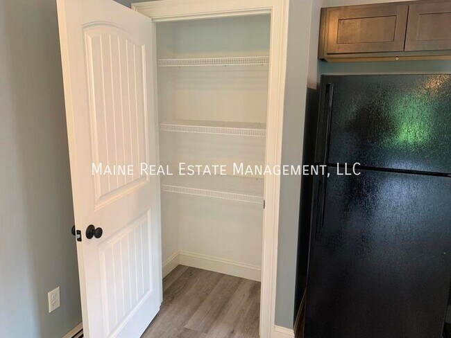 Building Photo - 15 Twin Oak Dr